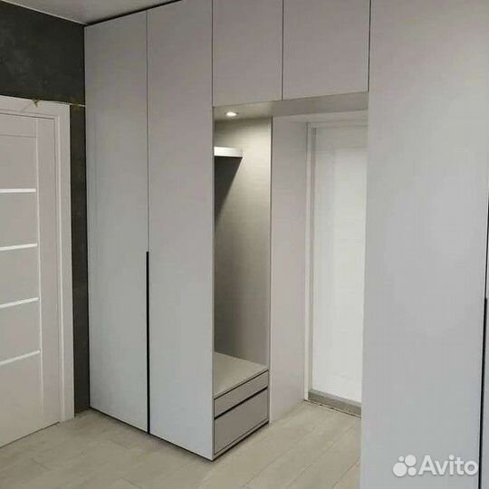 Шкаф в прихожую на заказ