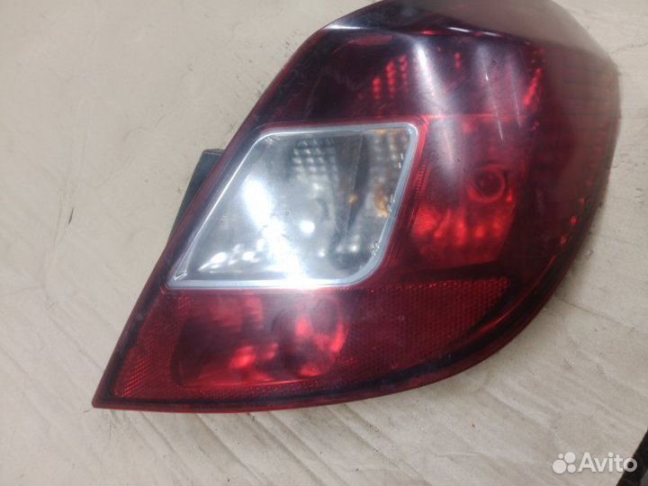 Задний фонарь правый Opel Corsa D 2008