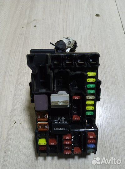 Блок предохранителей в салон Chevroiet Rezzo
