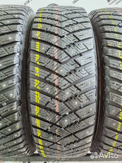 Goodyear Ultra Grip Ice Arctic 2 215/65 R17 99T