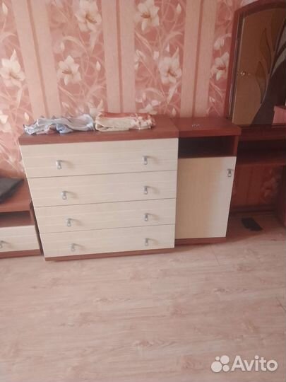 Продам спальный гарнитур