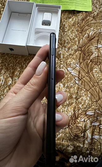 iPhone SE (2020), 64 ГБ