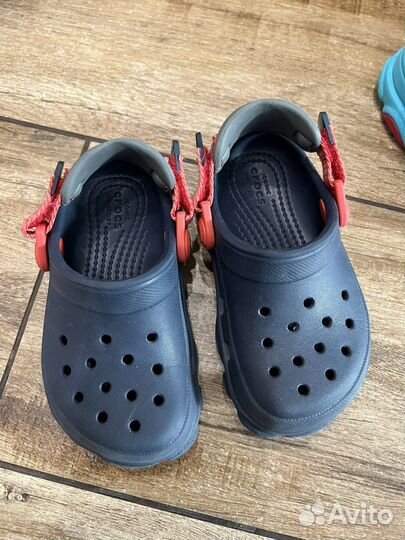 Сандали crocs