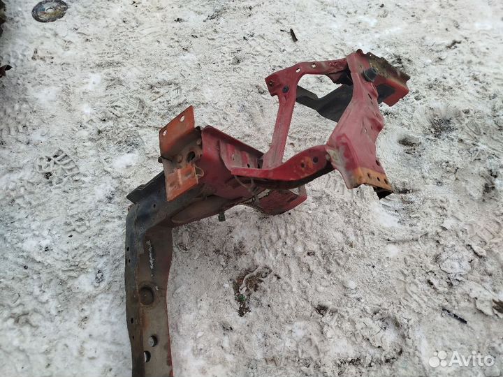 Телевизор, кронштейны фар Chevrolet Lacetti