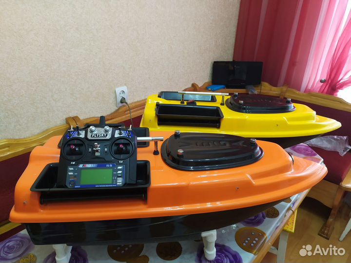 Прикормочный кораблик