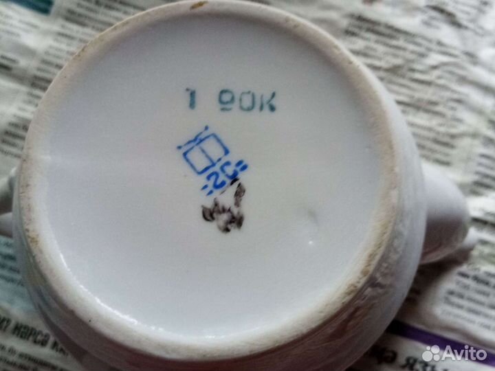 Заварочный чайник и молочница