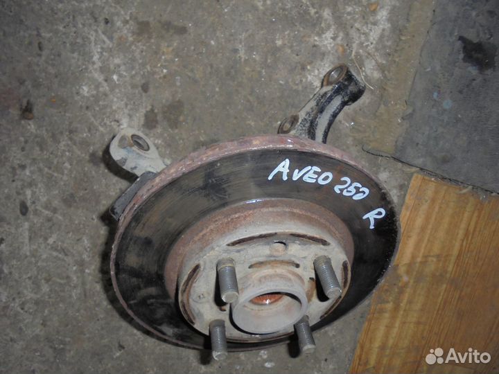 Поворотный кулак правый chevrolet aveo