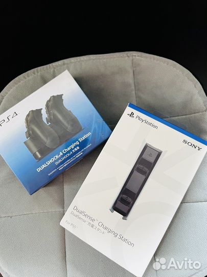 Док станция для зарядки геймпадов PS4/PS5