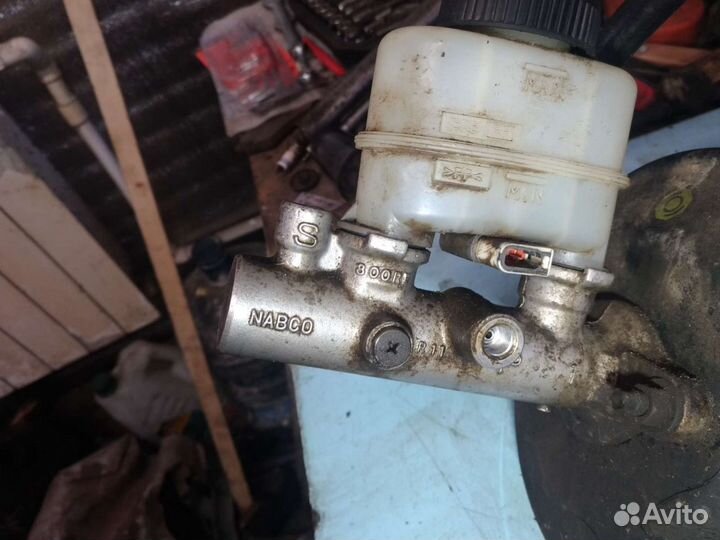 Вакуум и гл.тормозной цилиндр Nissan Primera Р11