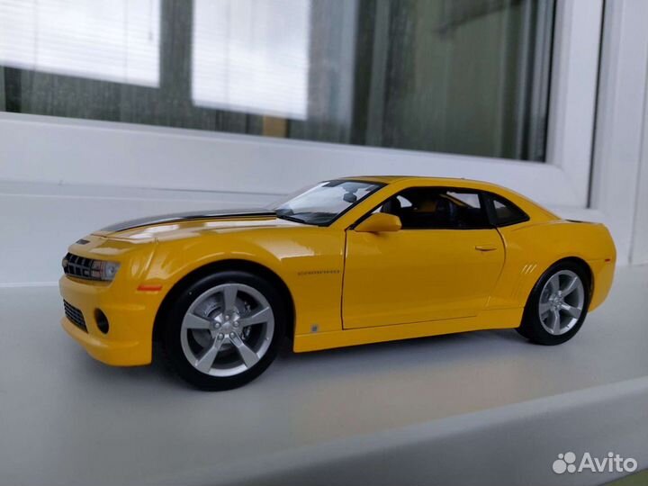 1:18 Chevrolet Camaro SS 2010