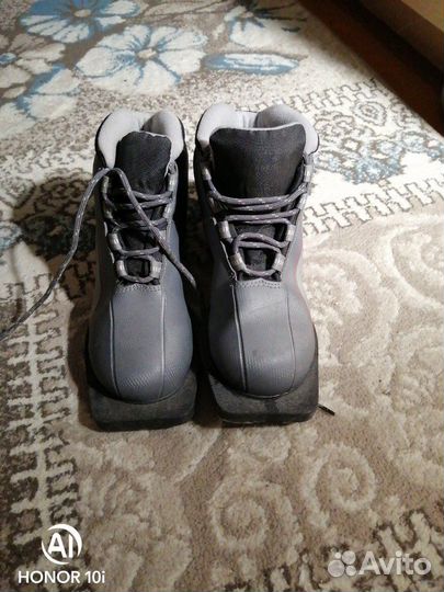 Лыжные ботинки