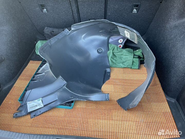 Подкрылок VW polo 20 - LH