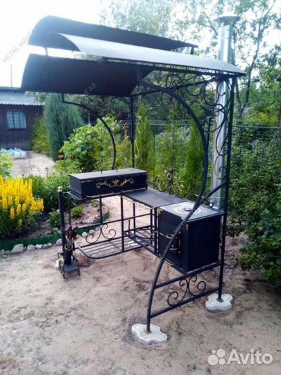 Кованый мангал с крышей