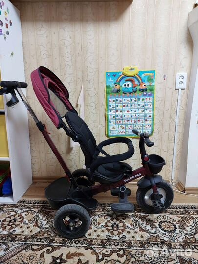 Велосипед трёхколёсный с родительской ручкой