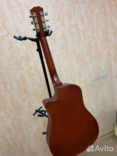 Акустическая гитара