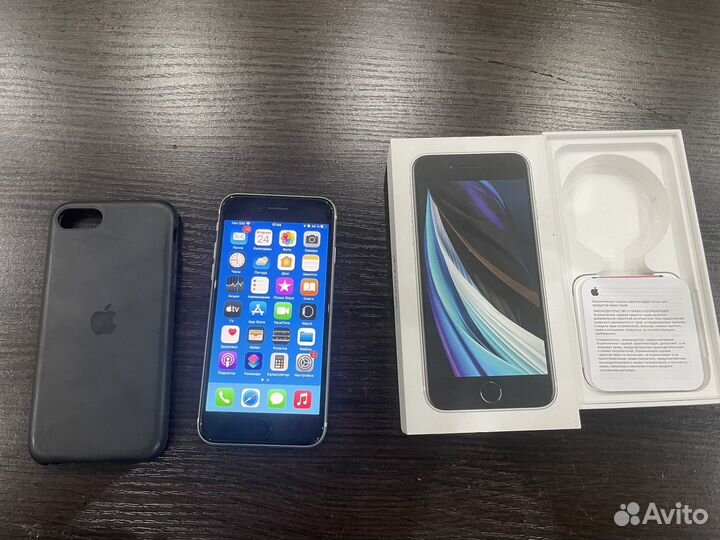 iPhone SE, 64 ГБ