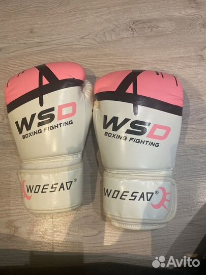 Боксерские перчатки 10 oz