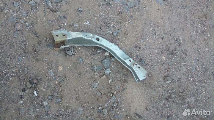 Левая часть передней панели Субару трибека до рест