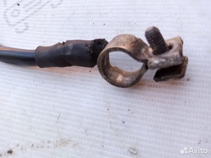 Плюсовой провод аккумулятора Ford Mondeo FD 1993