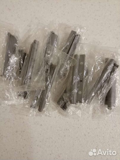 Мебельный толкатель