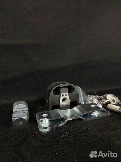 Опора двигателя усиленная от 2110 на Лада Веста