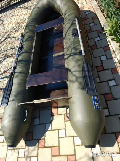 Лодка с мотором