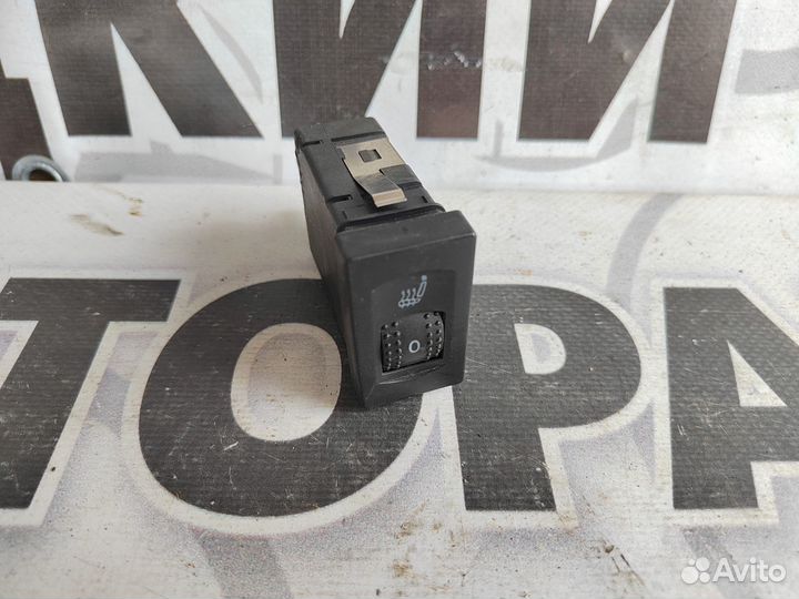 Кнопка подогрева сидений Volkswagen Passat B5