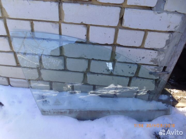 Стекло переднее правое Hyundai Sonata NF