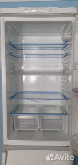 Холодильник indesit