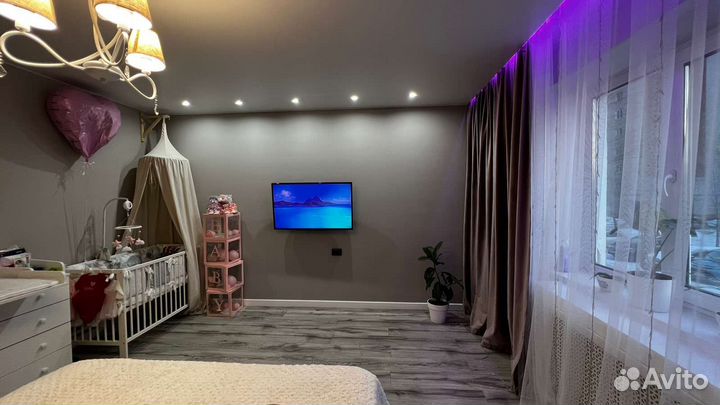 Натяжные потолки, слив воды, монтаж