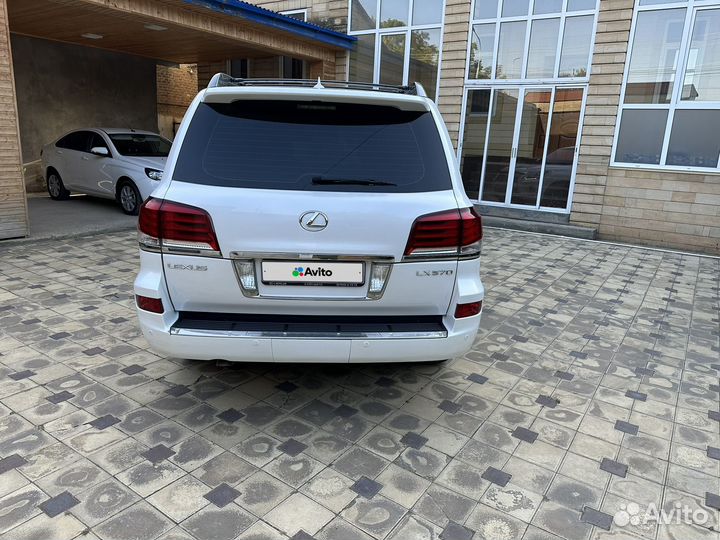 Lexus LX, 2013