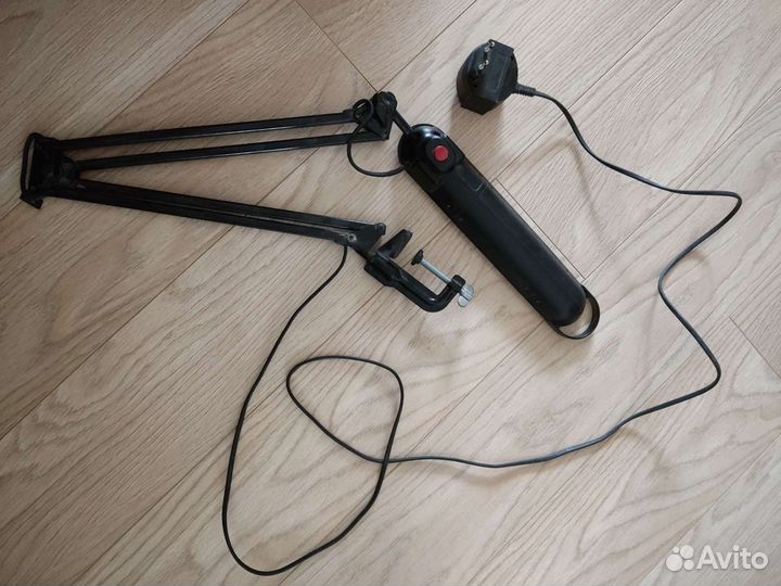 Лампа настольная lival