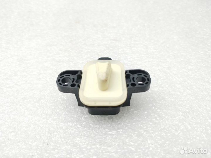 Датчик удара передний левый Mercedes-Benz