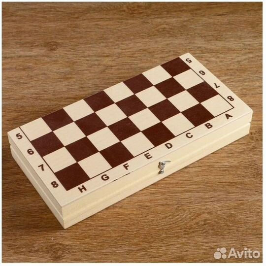 Шахматы (доска дерево, фигуры пластик) 30х30см