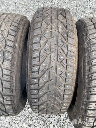 Tigar SUV Ice 215/65 R17