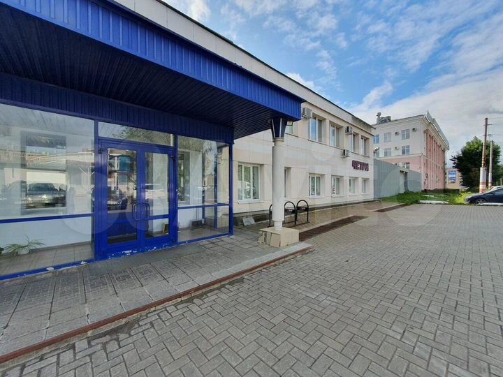 Здание, 1951.1 м²