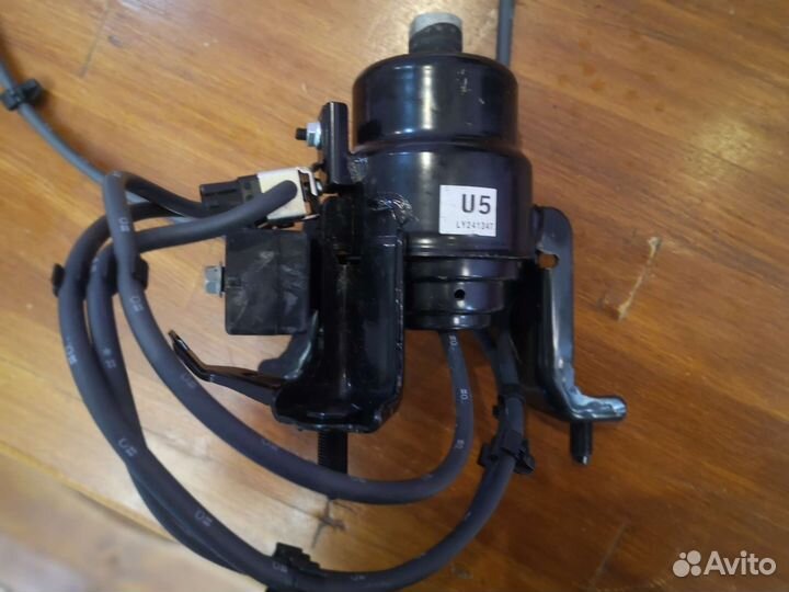 Подушка опора двигателя Toyota Camry v70 Rav4 50