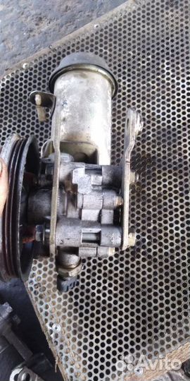 Насос гур Toyota Corolla NZE120 1NZ-FE