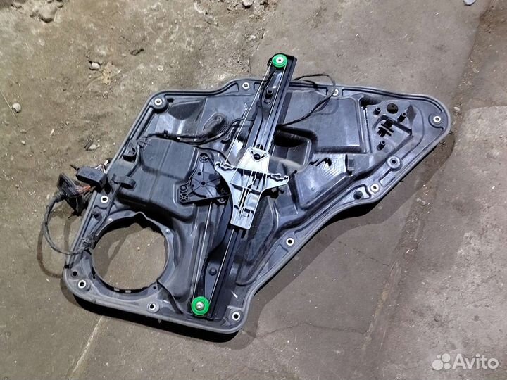 Стеклоподъемник задний Volkswagen Tiguan