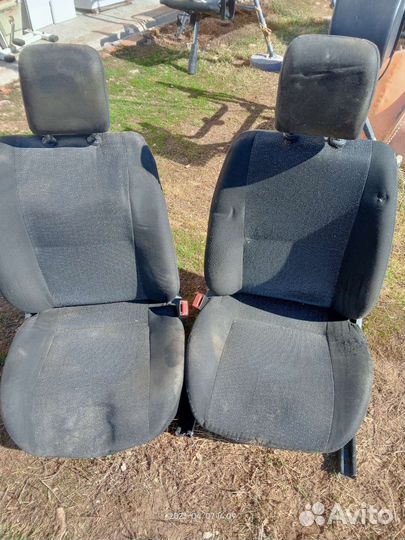 Автомобильное сиденье