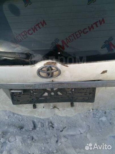 Дверь багажника Toyota Wish ZNE10 стекло