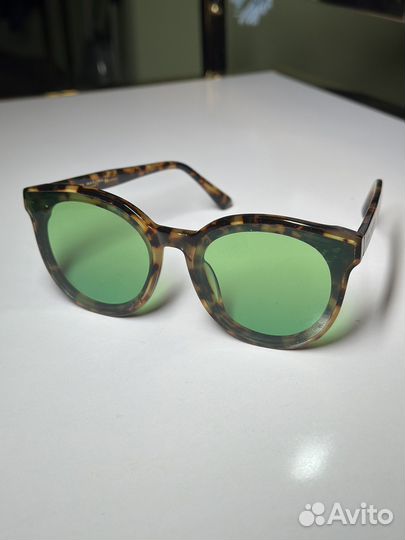 Солнцезащитные очки Emily