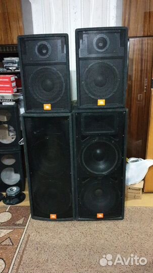 Радиомикрофон вокальный AKG WMS-40 Set