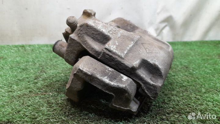 Суппорт передний правый Renault Fluence I