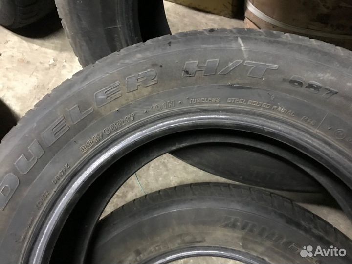 Bridgestone Dueler H/T D687 225/65 R17