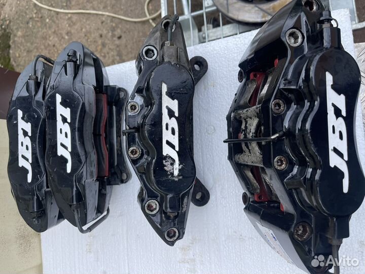 Комплект тормозов JBT на Toyta Lend Cruiser 200