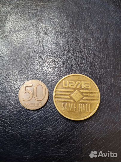 Жетоны, значки