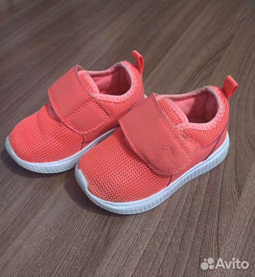 Кроссовки для девочки