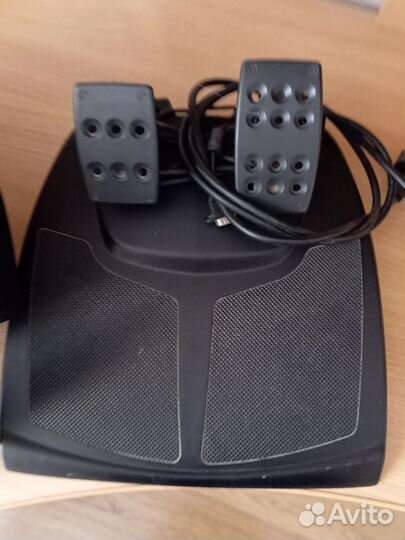 Руль logitech momo