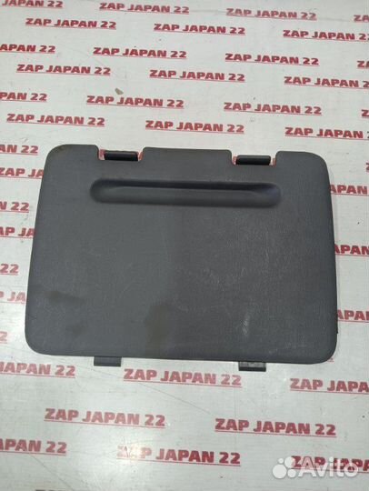 Пластик панели инструментов задний левый Toyota